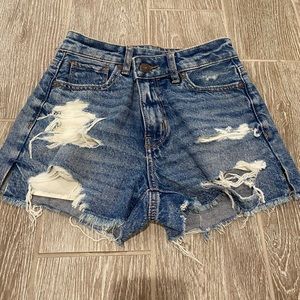 Size 000! American eagle shorts.